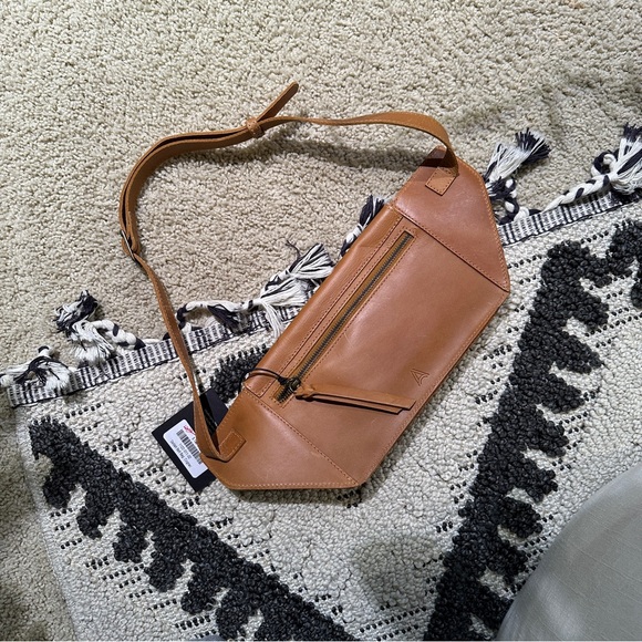 ABLE Delilah Leather Crossbody Bag in Cognac - Picture 4 of 7